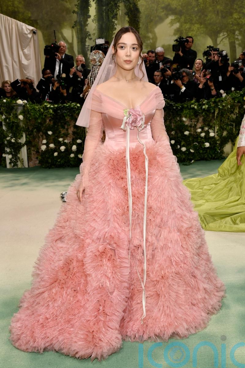 Singer Laufey reveals why Kris Jenner gave her mint mouth spray at the Met Ball