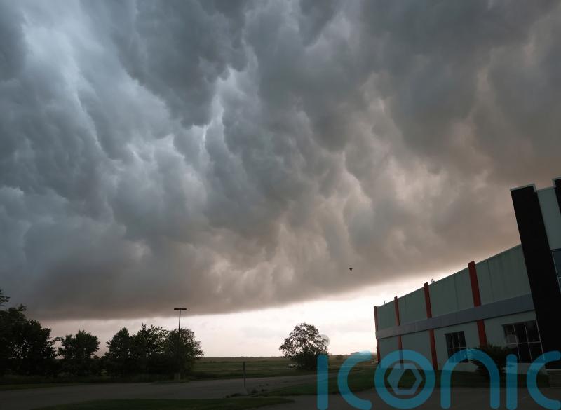 Tornado hits Texas as high temperatures spark severe storms