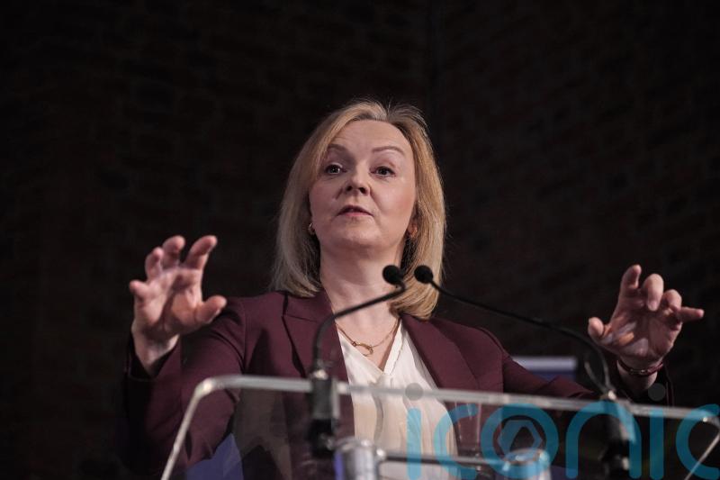 Rishi Sunak urged to deselect Liz Truss over appearance on ‘far-right’ platform