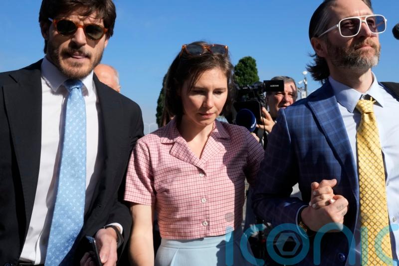Amanda Knox vows to &lsquo;fight for truth&rsquo; after slander conviction