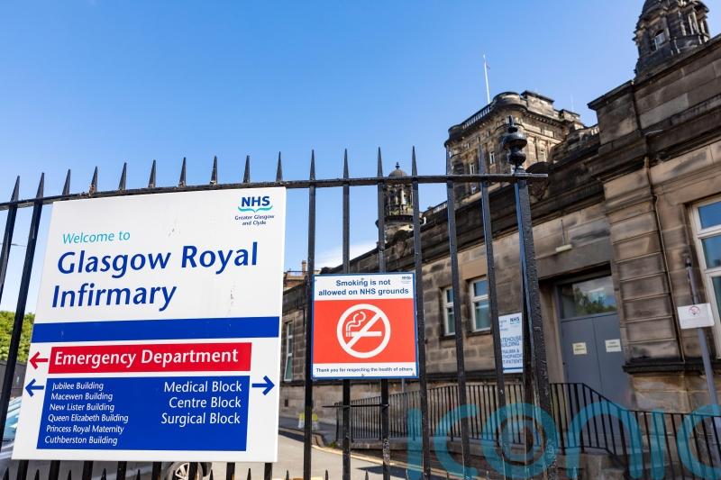 Man who nearly died after catching flu helps at hospital which saved his life