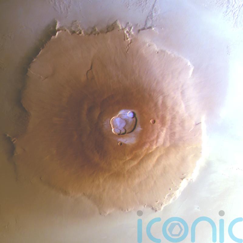 Morning frost detected on volcanoes near Mars’s equator