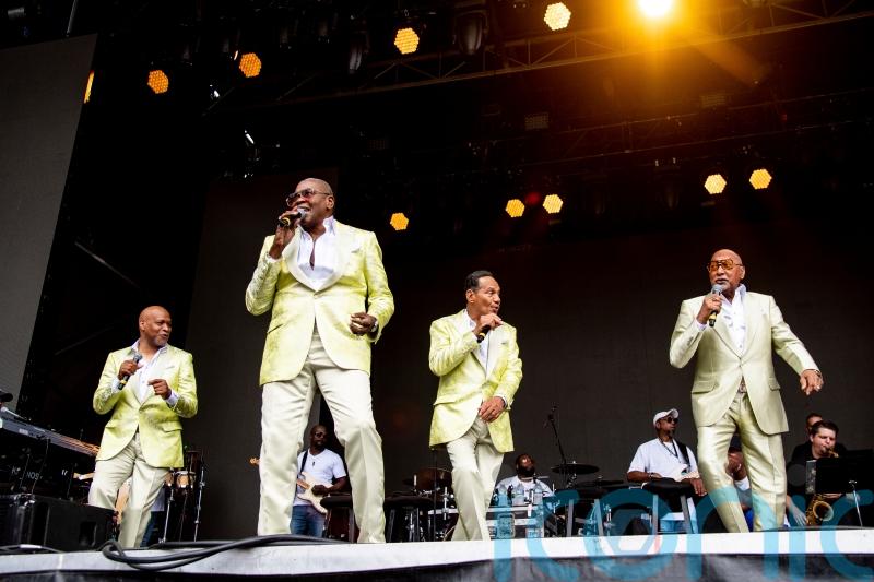 Singer claims hospital thought he was mentally ill and not member of Four Tops