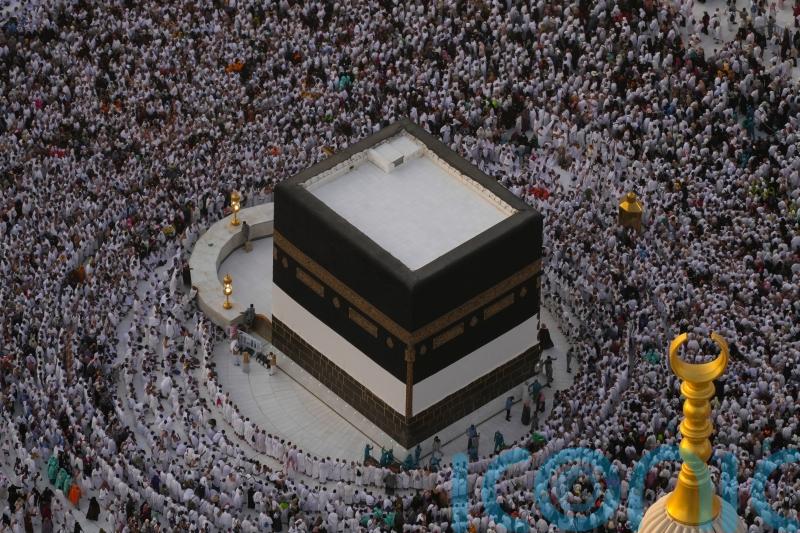 More than 1.5m Muslims arrive in Mecca for annual Hajj pilgrimage