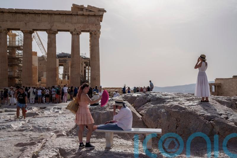 Heatwave forces Greek authorities to shut Acropolis in afternoon for second day