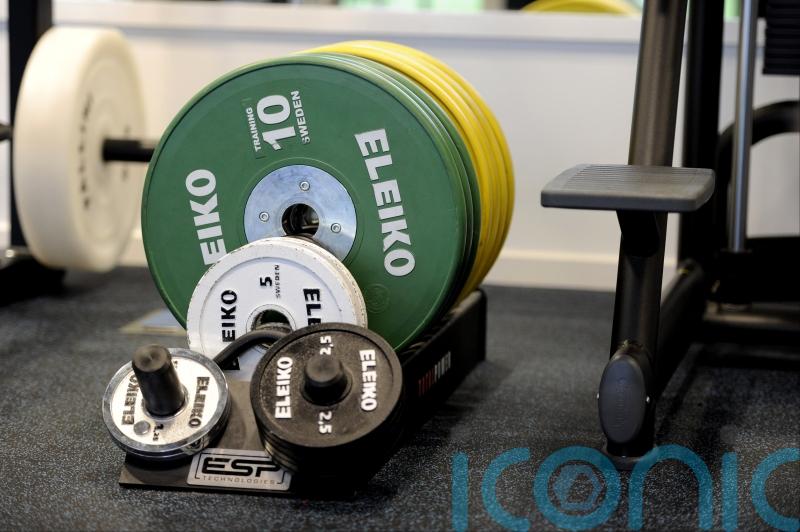 Lifting heavy weights at retirement age ‘preserves leg strength’