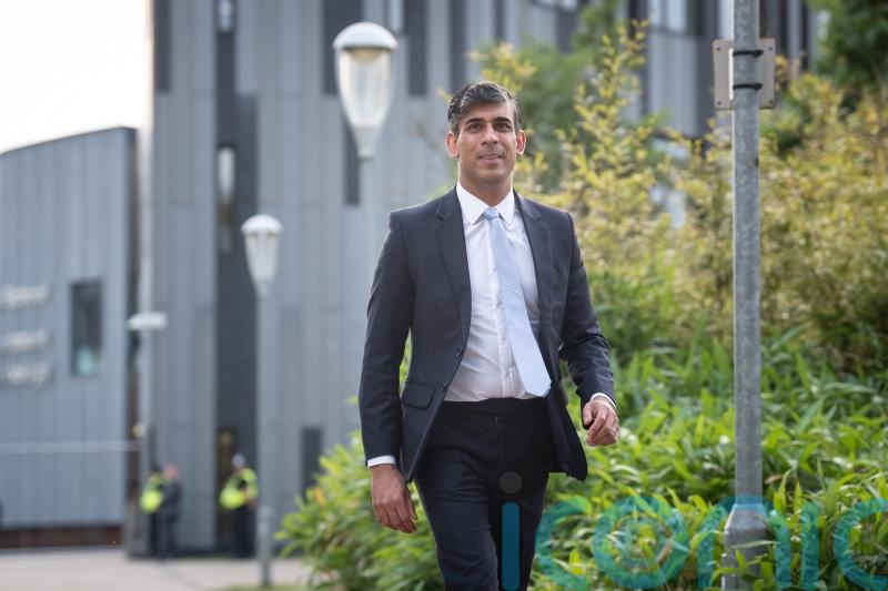 Sunak vows to boot out Tories if they are found to have broken betting rules