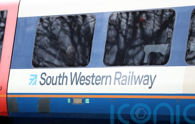Travel chaos for South Western rail passengers after signalling problem