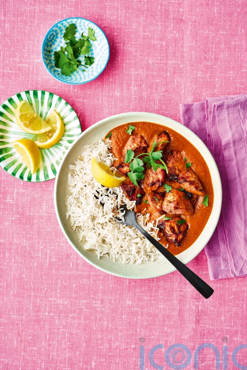 Pinch of Nom’s air fryer chicken tikka masala recipe