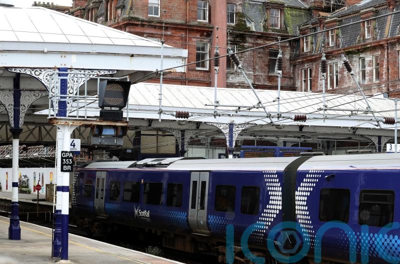 Nursing student’s quick-thinking helps save man she found injured at station