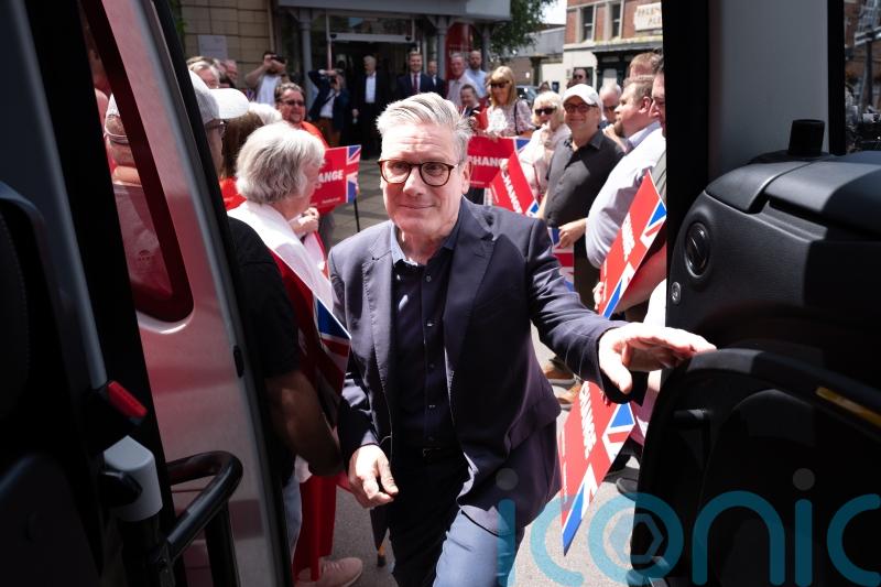 Which seats have the major party leaders visited during the campaign?