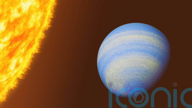 Nearby exoplanet stinks of rotten eggs – study