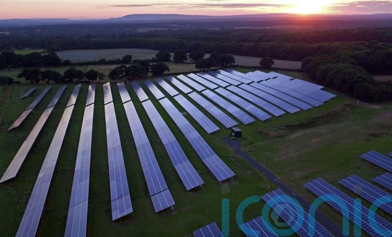 Ed Miliband aims for ‘rooftop solar revolution’ amid energy scheme approvals