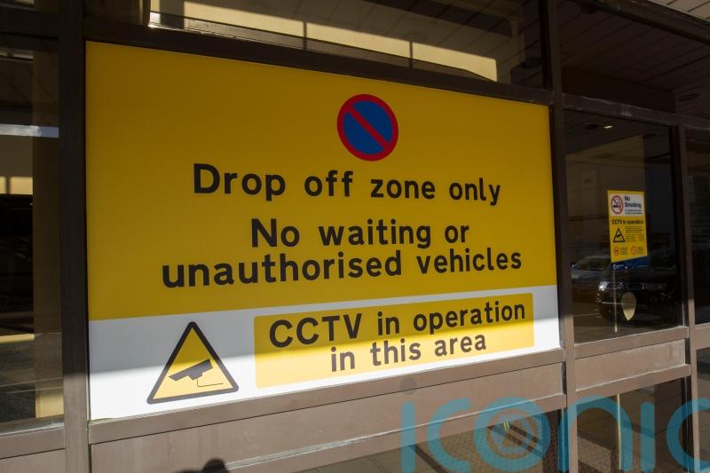 More than a third of major airports raise drop-off fees