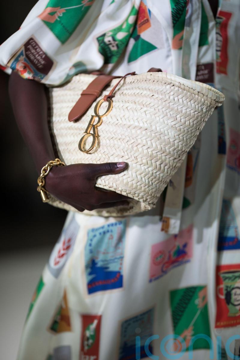 How to style the summer tote
