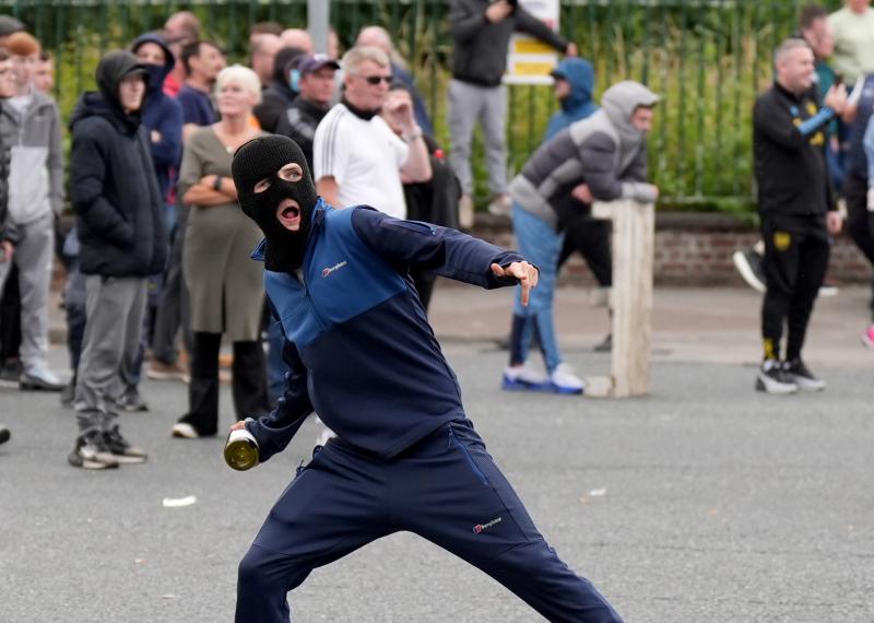 Harris condemns violent scenes as gardai attacked at anti-immigration protest