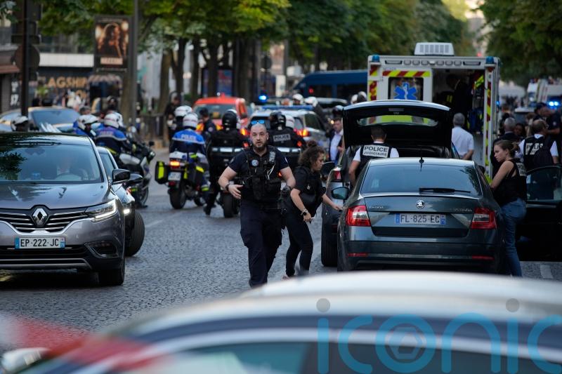 Police officer wounded in Paris knife attack