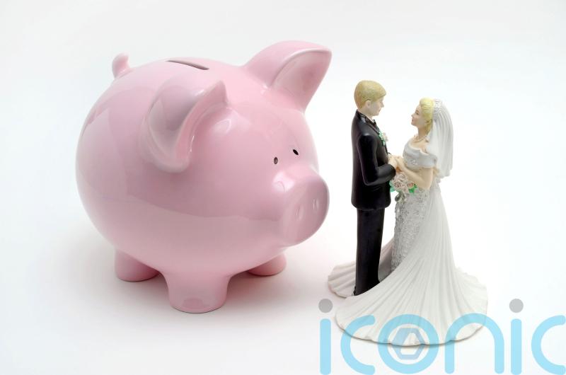 How to save money when planning a wedding