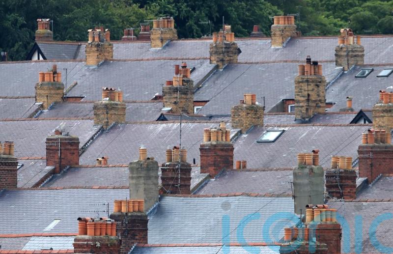 Almost half of private renters living with cold, damp or mould &ndash; Citizens Advice