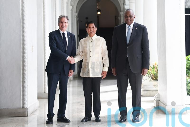 US agrees £389m military funding for Philippines defence forces