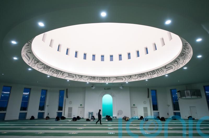 Imam says he would host Tommy Robinson at mosque ‘to see what it is all about’