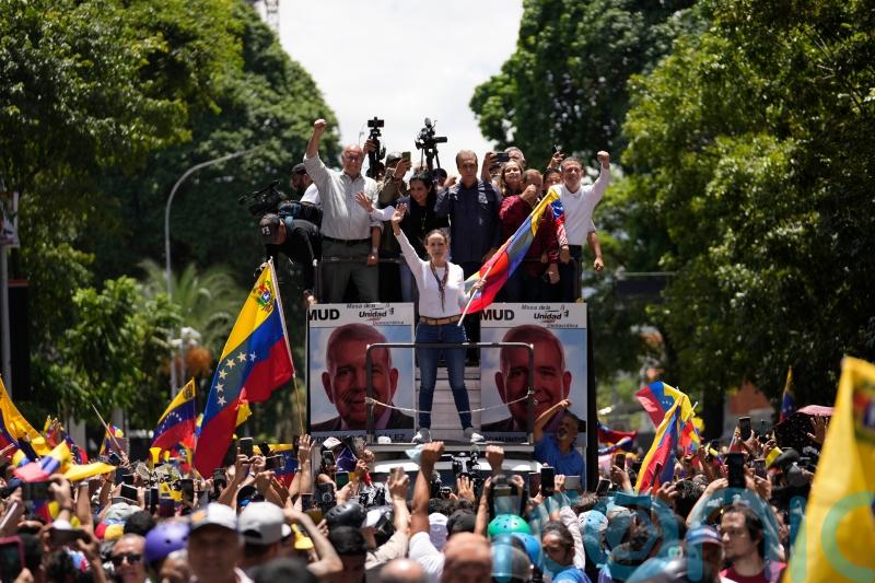 Venezuela’s top prosecutor announces criminal probe against opposition leaders