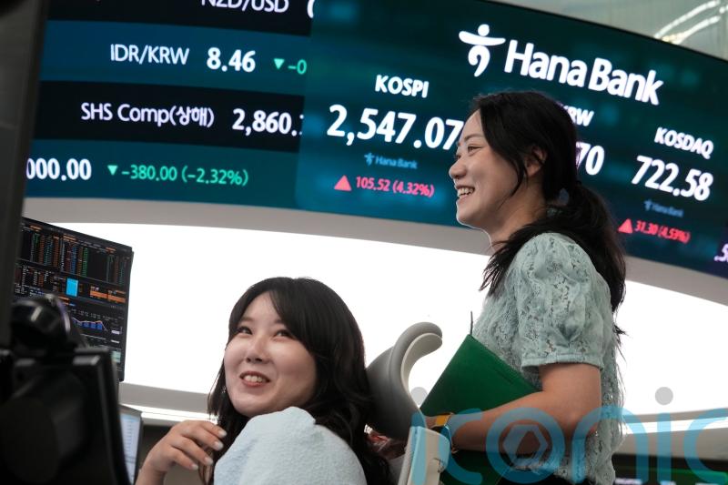 Japanese stocks soar after massive sell-off that shook Wall Street