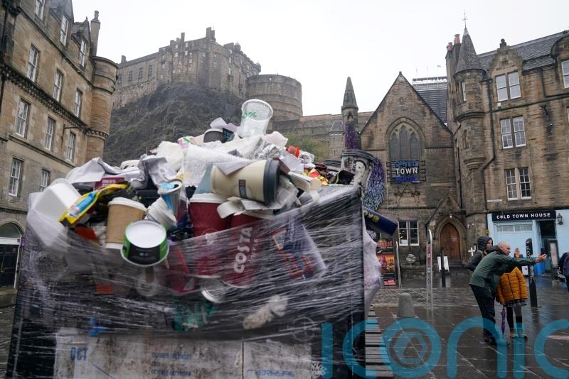 All three unions suspend planned bin strikes so members can vote on pay offer