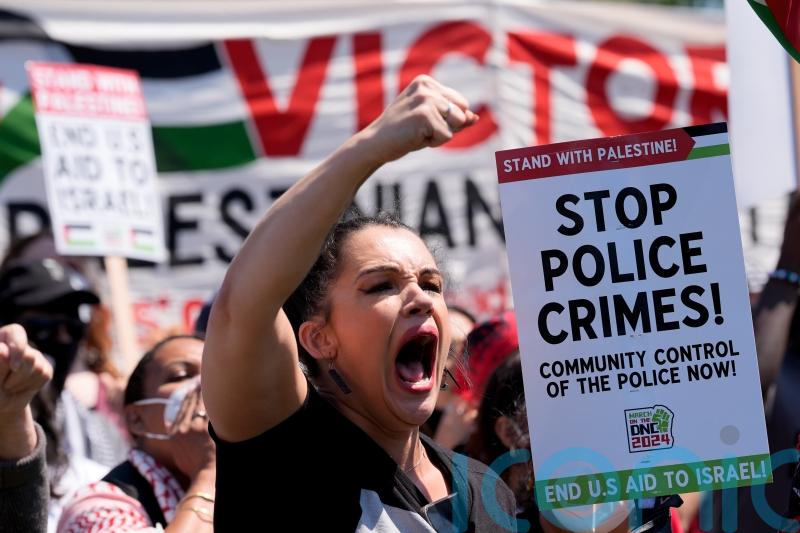 Thousands of Gaza protesters descend on Chicago for Democratic convention