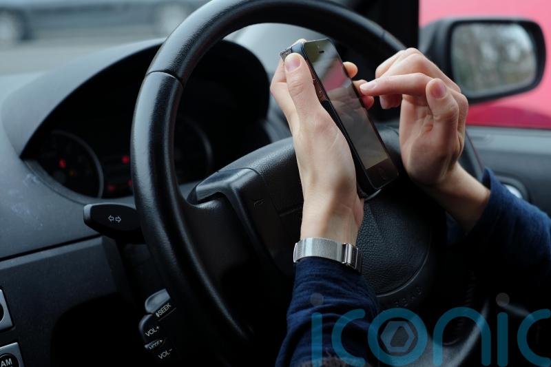 Young drivers filming themselves behind the wheel for social media – survey
