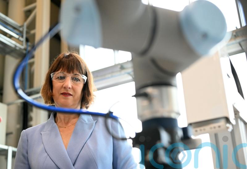 Energy bosses meet minister as Chancellor defends winter fuel payment squeeze