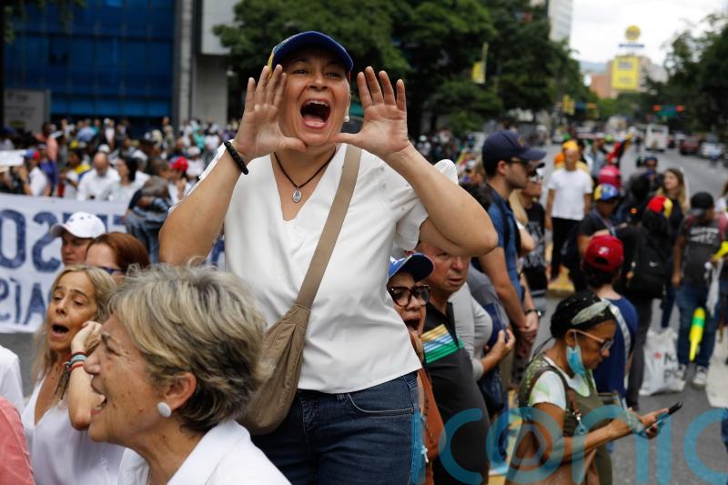 Maduro opponents revive protests disputing Venezuelan election results