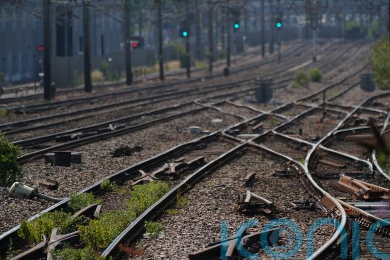 Government launches ‘shadow’ body to overhaul Britain’s railways