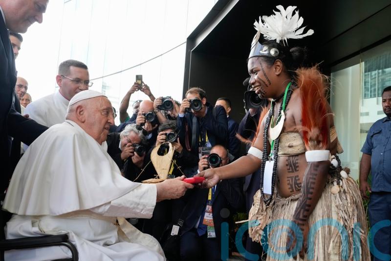 Pope urges end to decades of Papua New Guinea tribal conflict