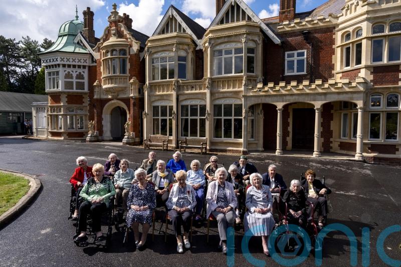WW2 veteran codebreakers reunite at Bletchley Park