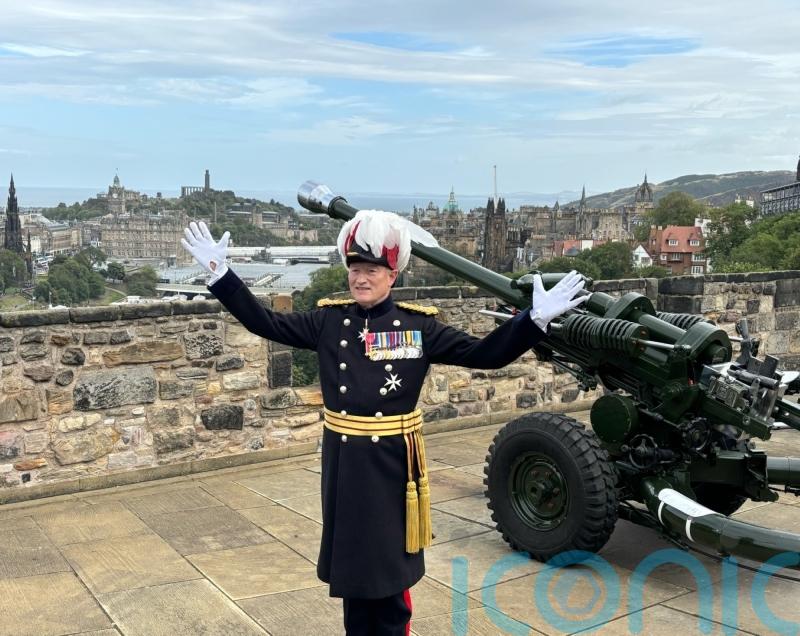 General goes ‘out with a bang’ as he steps down as Governor of Edinburgh Castle