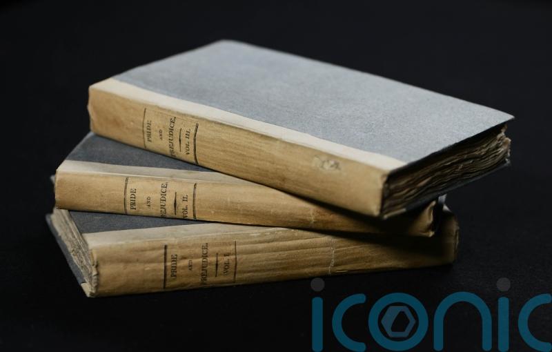 Minister supports calls to address issue of gender bias in English literature