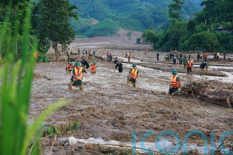 Death toll rises to 233 after typhoon hits Vietnam