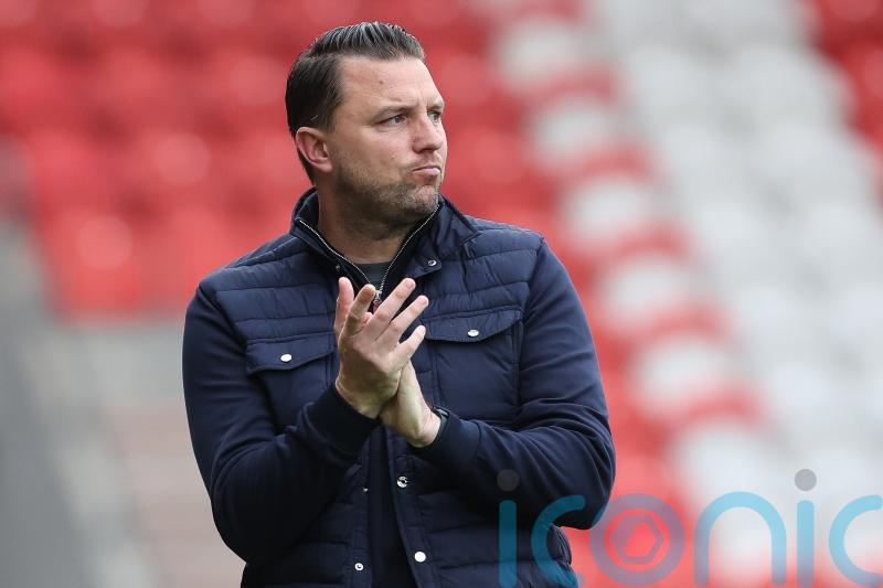 Mark Bonner hails 10-man Gillingham&rsquo;s &lsquo;amazing mentality&rsquo; in Tranmere win