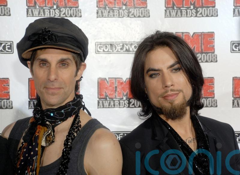 Jane’s Addiction cancels show after singer throws punch at guitarist