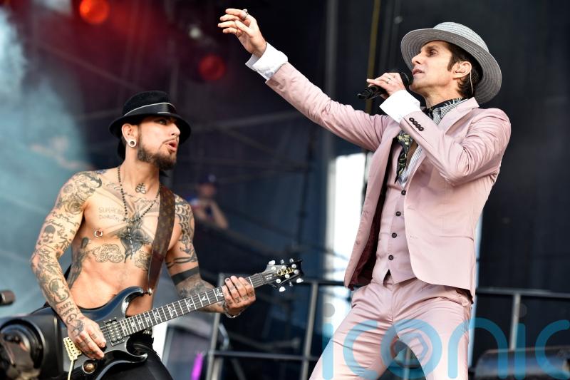 Jane’s Addiction cancels tour in wake of onstage fracas