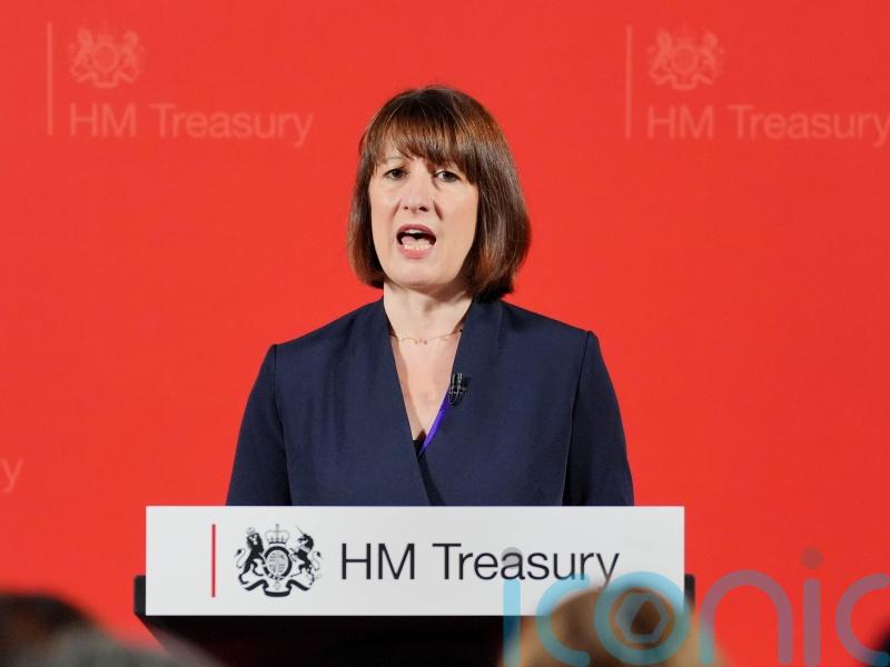 Rachel Reeves commits to improving women’s lives by closing gender pay gap