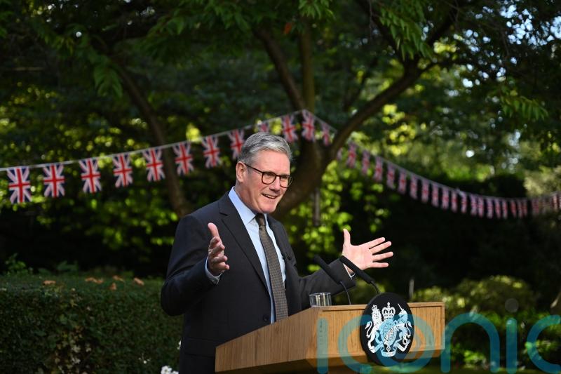 Starmer insists he is &lsquo;completely in control&rsquo; amid Sue Gray salary row