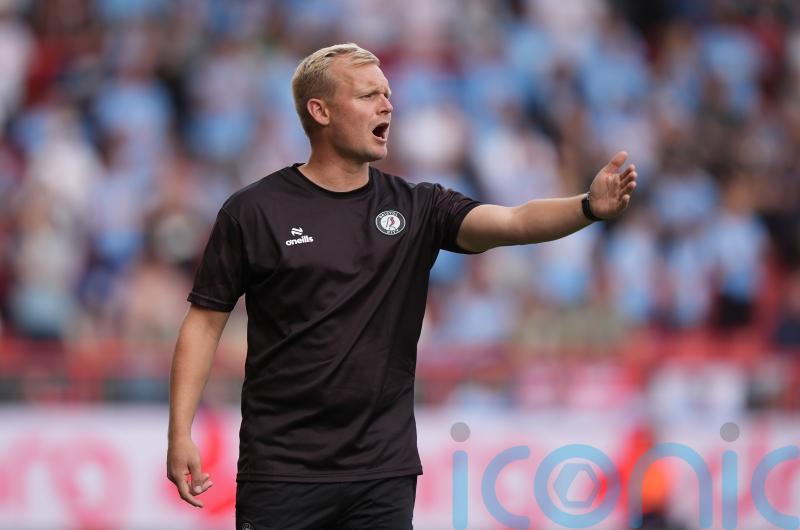 Bristol City boss Liam Manning takes Oxford fans’ chants as ‘compliment’
