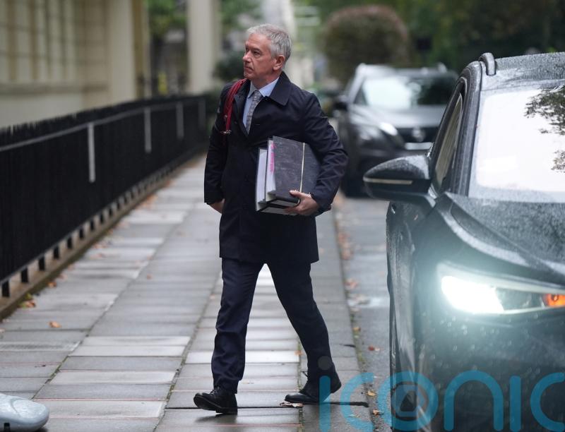 Shielding groups should have had support for ‘isolation and fear’ – inquiry