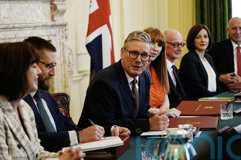 Government to overhaul rules on ministers declaring hospitality