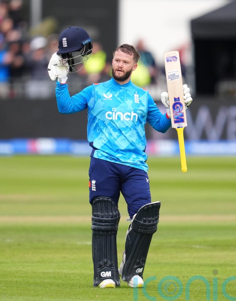 Australia need 310 runs to clinch series win over England after Ben Duckett ton