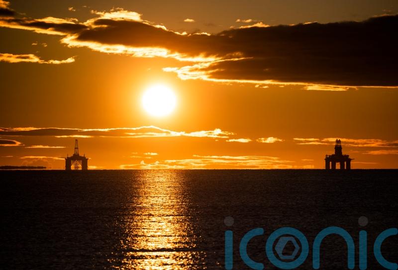 Committee backs emissions target Bill but stresses importance of scrutiny