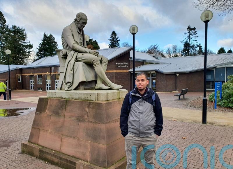 Palestinian hoping to help family reach UK calls for Ukraine-style visa scheme