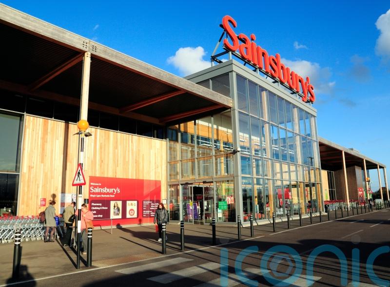 Sainsbury’s to hire 20,000 staff for Christmas season